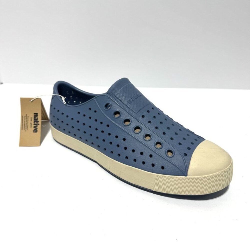 Native Womens Jefferson Slip On Blue Size 8